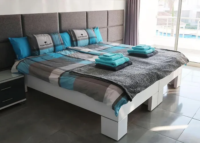 Villa Sky Star 25 *